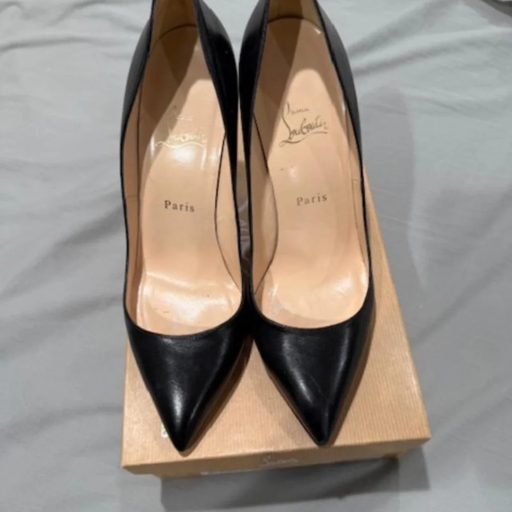 CHRISTIAN LOUBOUTIN - Black leather pumps/heels - "PIGALLE 100" - size EU 40 - Picture 1 of 6